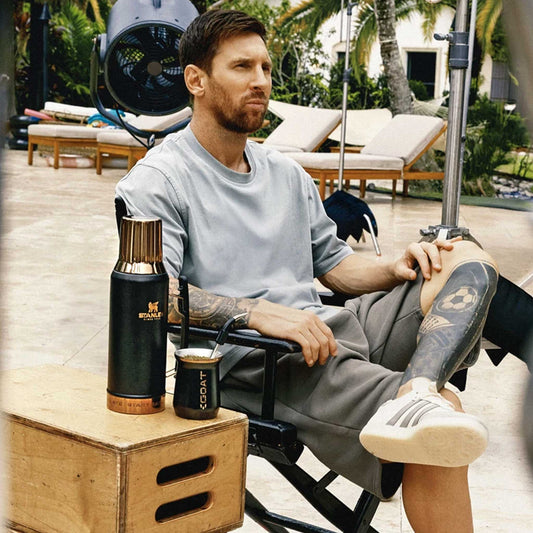 Lionel Messi usando termo Stanley GOAT Black Edition en contexto real de uso